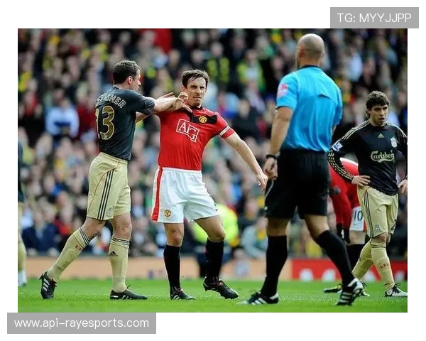 内维尔评利物浦难达上赛季水准，欧冠资格仍是目标