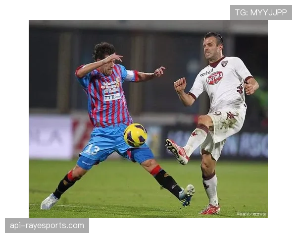 都灵队抵达客场，主帅确认新援前锋有望首次首发